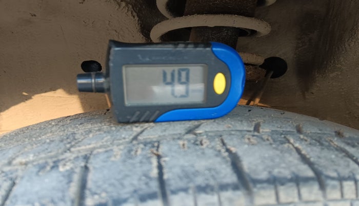 2012 Maruti Wagon R 1.0 LXI, Petrol, Manual, 2,46,097 km, tyre