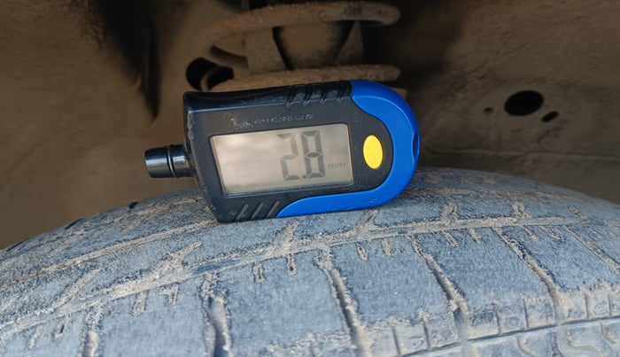 2012 Maruti Wagon R 1.0 LXI, Petrol, Manual, 2,46,097 km, tyre