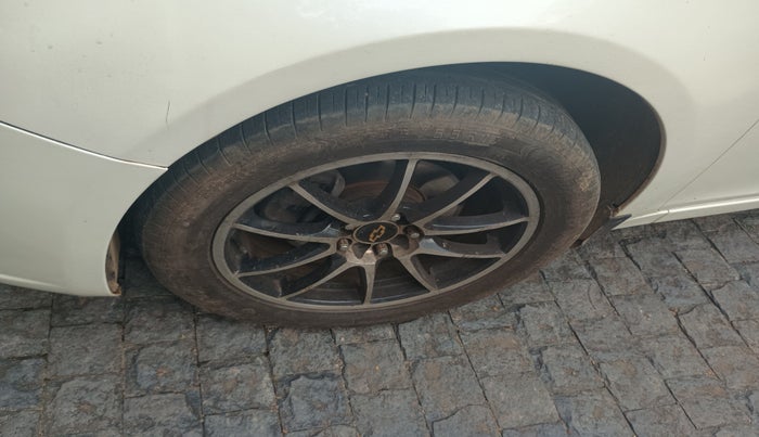 2010 Chevrolet Cruze LTZ AT, Diesel, Automatic, 71,530 km, tyre