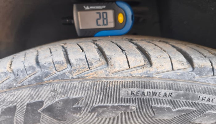 2017 Renault Kwid RXT 0.8, Petrol, Manual, 29,253 km, tyre