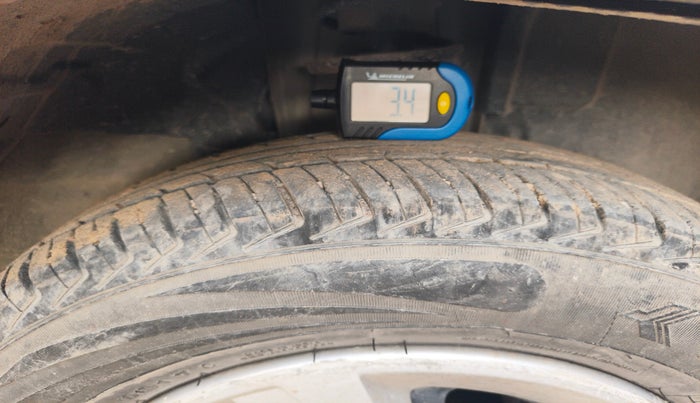 2017 Renault Kwid RXT 0.8, Petrol, Manual, 29,253 km, tyre