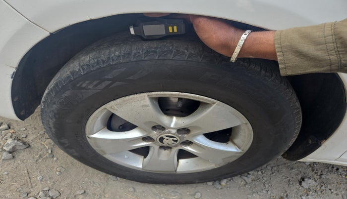 2011 Skoda Fabia AMBIENTE 1.2 TDI, Diesel, Manual, 1,35,072 km, tyre