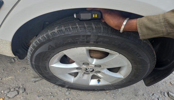 2011 Skoda Fabia AMBIENTE 1.2 TDI, Diesel, Manual, 1,35,072 km, tyre