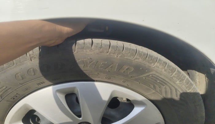 2011 Hyundai i10 MAGNA 1.2, Petrol, Manual, 1,73,289 km, tyre