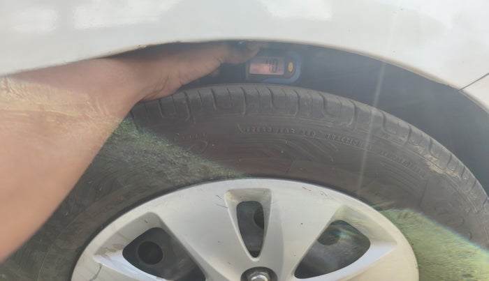 2011 Hyundai i10 MAGNA 1.2, Petrol, Manual, 1,73,289 km, tyre