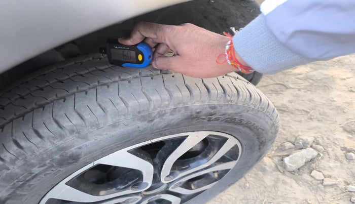 2016 Nissan Terrano XL D PLUS, Diesel, Manual, 74,913 km, tyre