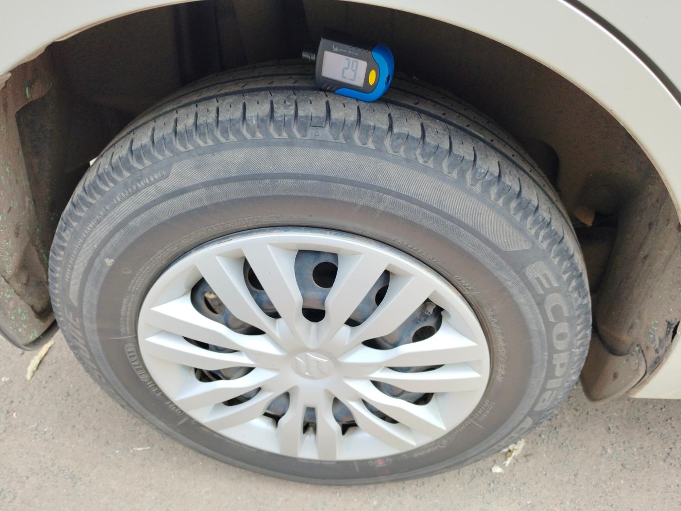 2019 Maruti Dzire VXI, Petrol, Manual, 55,971 km, tyre