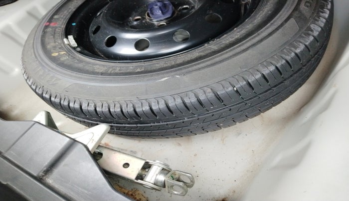 2019 Maruti Dzire VXI, Petrol, Manual, 55,971 km, tyre