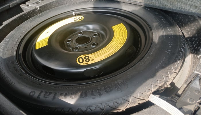 2018 Volkswagen TIGUAN HIGHLINE TDI AT, Diesel, Automatic, 1,51,207 km, tyre