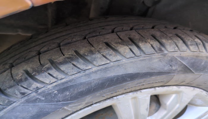 2017 Tata Tiago XZ DIESEL, Diesel, Manual, 1,13,790 km, tyre