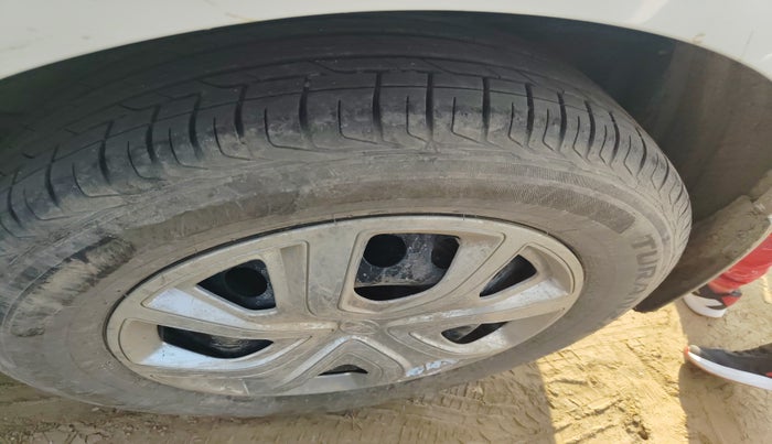 2023 Tata ALTROZ XM PLUS CNG, Petrol, Manual, 76,801 km, tyre