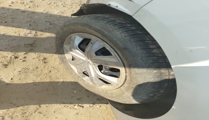 2023 Tata ALTROZ XM PLUS CNG, Petrol, Manual, 76,801 km, tyre