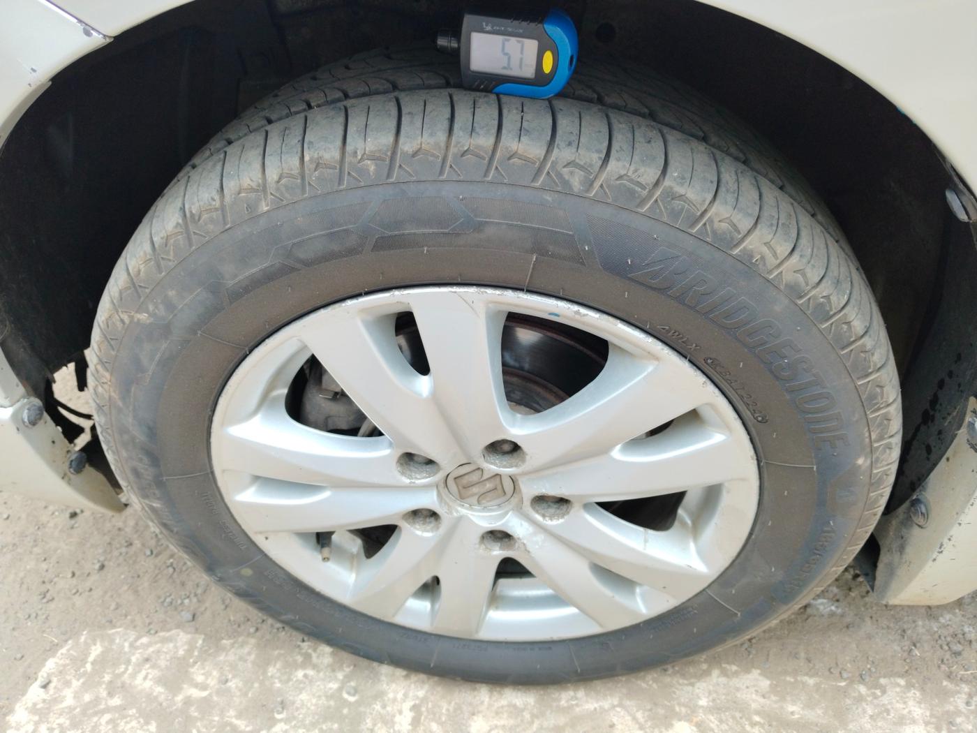 2017 Maruti Ertiga ZDI + SHVS, Diesel, Manual, 1,99,000 km, tyre