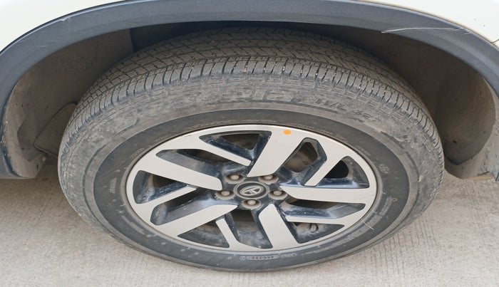 2020 Tata Harrier XZA PLUS 2.0L, Diesel, Automatic, 1,22,121 km, tyre