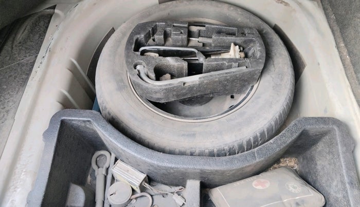 2013 Skoda Rapid ACTIVE 1.6 TDI CR MT PLUS, Diesel, Manual, 1,01,131 km, tyre