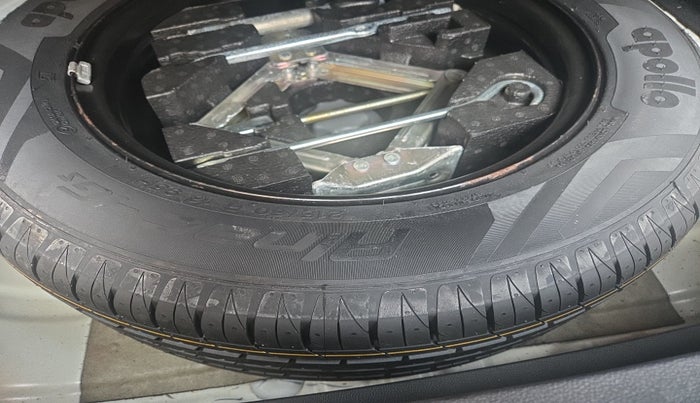 2022 MG ASTOR SHARP EX 1.5 MT, Petrol, Manual, 19,813 km, tyre