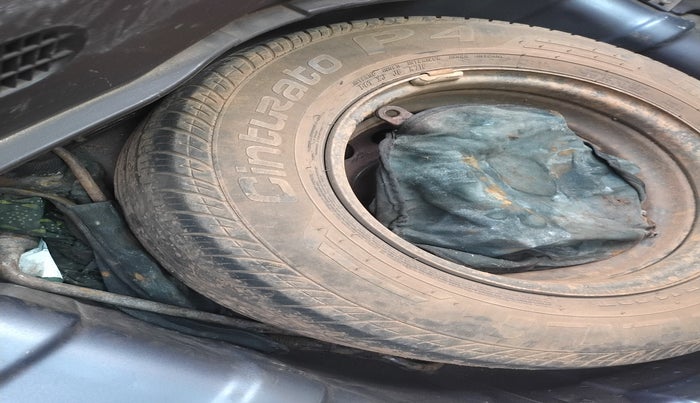 2010 Hyundai i20 MAGNA 1.2, Petrol, Manual, 10,00,104 km, tyre