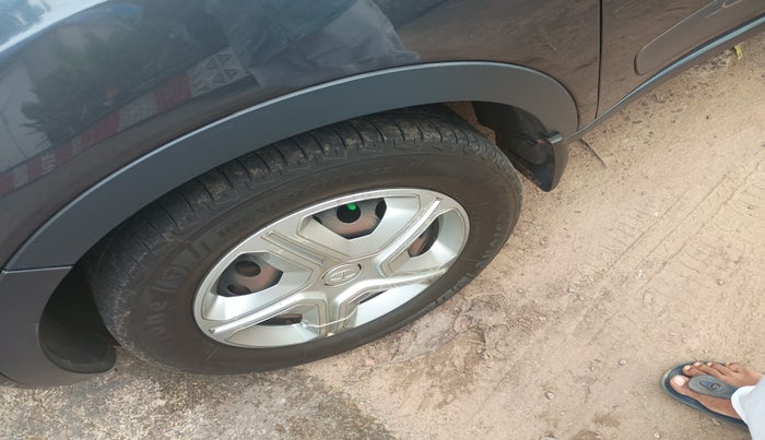 2019 Tata NEXON XMA PETROL, Petrol, Automatic, 1,18,431 km, tyre