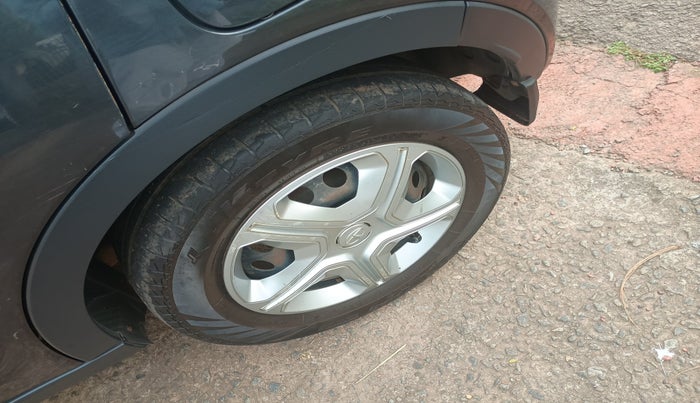 2019 Tata NEXON XMA PETROL, Petrol, Automatic, 1,18,431 km, tyre