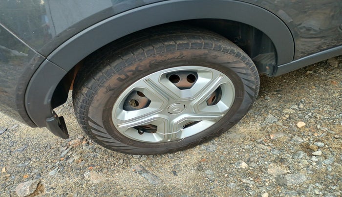 2019 Tata NEXON XMA PETROL, Petrol, Automatic, 1,18,431 km, tyre