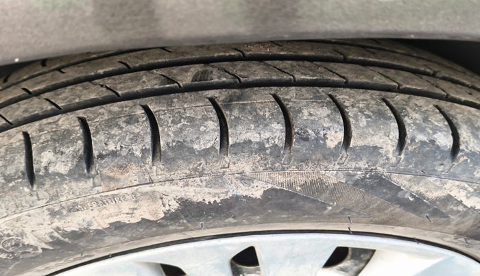 2018 Maruti Ertiga VXI, Petrol, Manual, 1,59,023 km, tyre