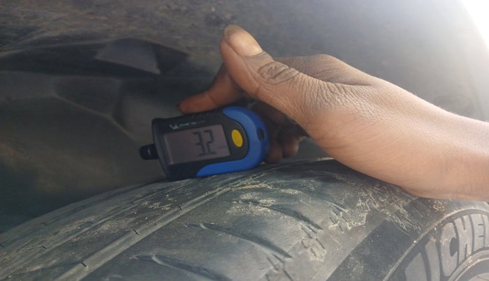 2019 Mahindra XUV500 W11, Diesel, Manual, 87,094 km, tyre