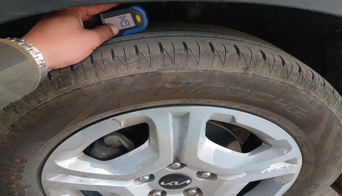 2021 KIA SONET HTK PLUS 1.2, Petrol, Manual, 1,07,567 km, tyre