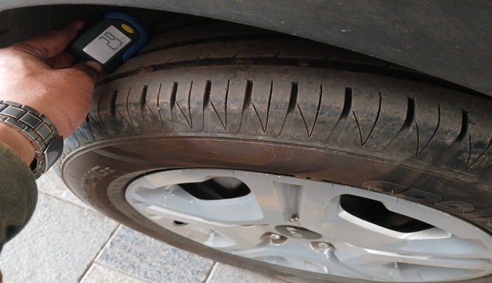 2021 KIA SONET HTK PLUS 1.2, Petrol, Manual, 1,07,567 km, tyre