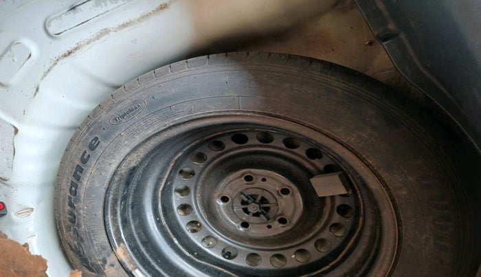 2021 KIA SONET HTK PLUS 1.2, Petrol, Manual, 1,07,567 km, tyre