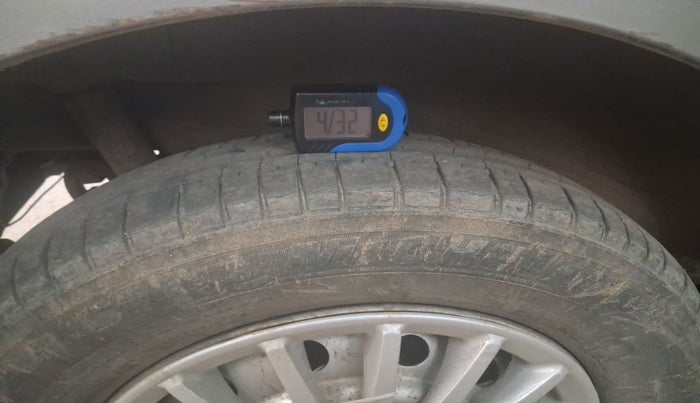 2013 Maruti Wagon R 1.0 LXI ABS, Petrol, Manual, 85,357 km, tyre