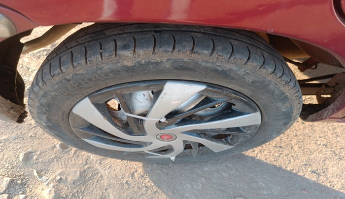 2012 Maruti Alto LXI, Petrol, Manual, 2,24,489 km, tyre