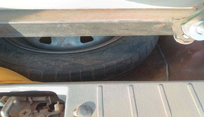 2012 Maruti Alto LXI, Petrol, Manual, 2,24,489 km, tyre