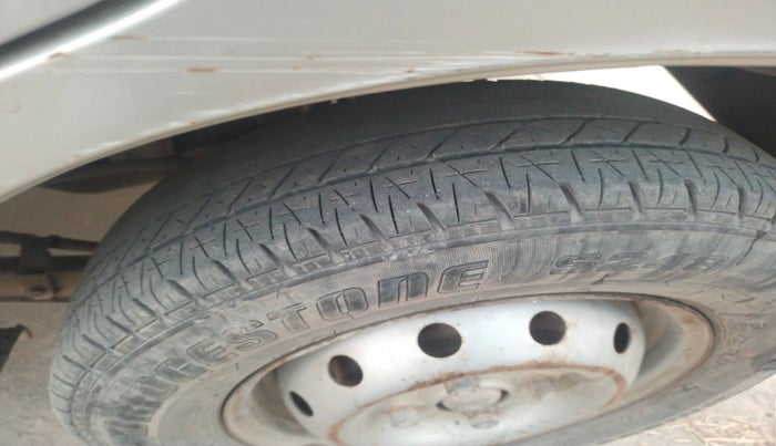 2011 Maruti Alto LX, Petrol, Manual, 75,000 km, tyre