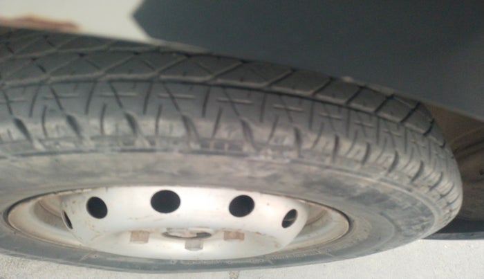 2011 Maruti Alto LX, Petrol, Manual, 75,000 km, tyre