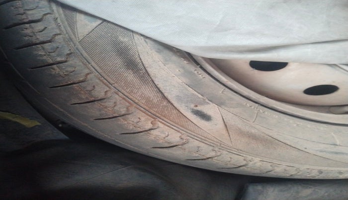 2011 Maruti Alto LX, Petrol, Manual, 75,000 km, tyre