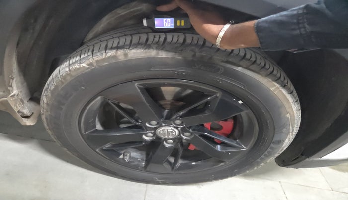 2019 MG HECTOR SUPER 1.5 PETROL, Petrol, Manual, 97,572 km, tyre