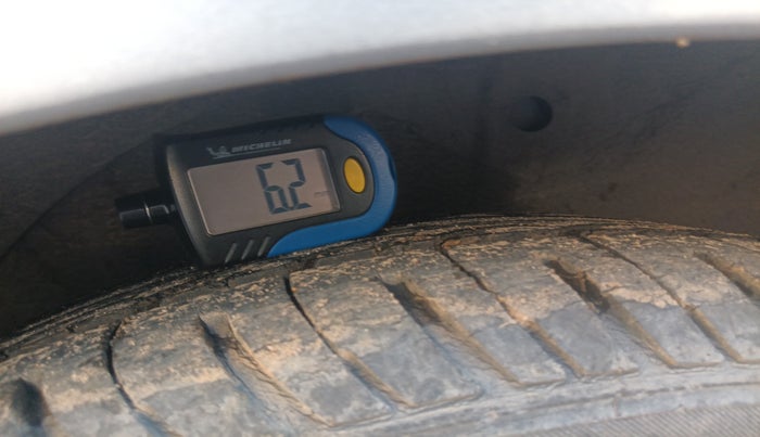 2012 Hyundai i20 MAGNA 1.2, Petrol, Manual, 1,24,604 km, tyre