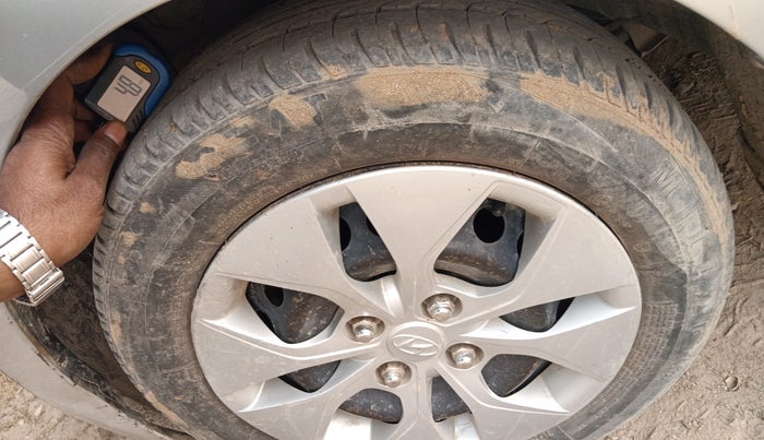 2015 Hyundai Xcent S 1.1 CRDI, Diesel, Manual, 80,402 km, tyre