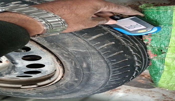 2015 Hyundai Xcent S 1.1 CRDI, Diesel, Manual, 80,402 km, tyre