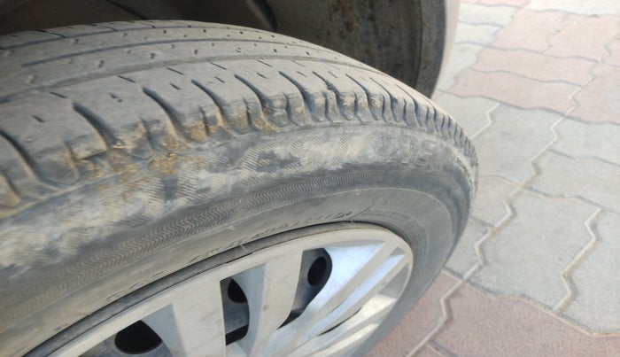 2017 Maruti Dzire VXI, Petrol, Manual, 55,675 km, tyre