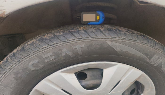 2010 Maruti Swift VDI, Diesel, Manual, 2,06,374 km, tyre