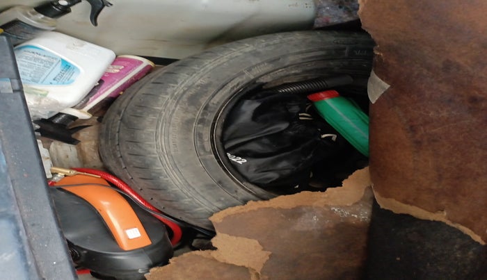 2015 Hyundai Verna FLUIDIC 1.6 CRDI SX AT, Diesel, Automatic, 1,18,077 km, tyre