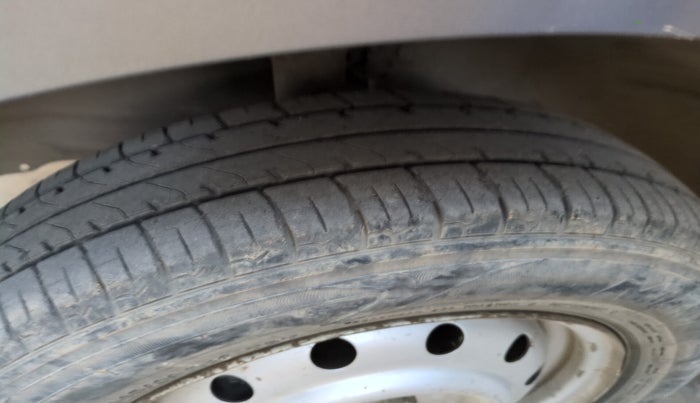 2018 Maruti Wagon R 1.0 LXI CNG, Petrol, Manual, 1,55,725 km, tyre