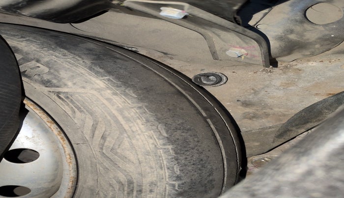 2018 Maruti Wagon R 1.0 LXI CNG, Petrol, Manual, 1,55,725 km, tyre