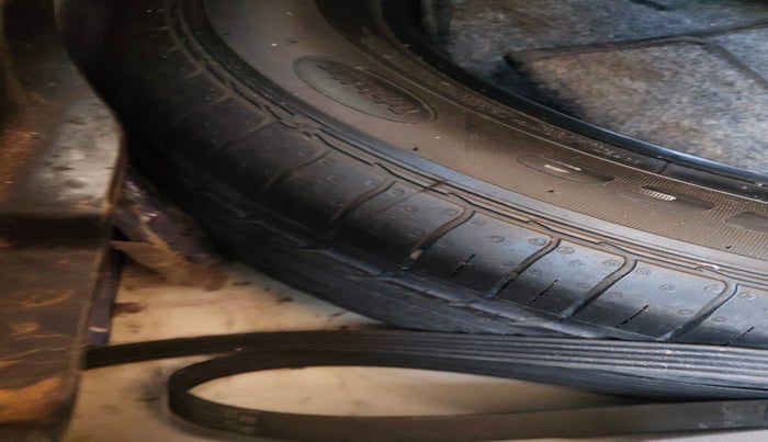 2020 KIA SONET HTK PLUS 1.5, Diesel, Manual, 1,45,058 km, tyre