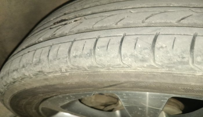 2016 Hyundai Elite i20 ASTA 1.4 CRDI, Diesel, Manual, 1,51,491 km, tyre