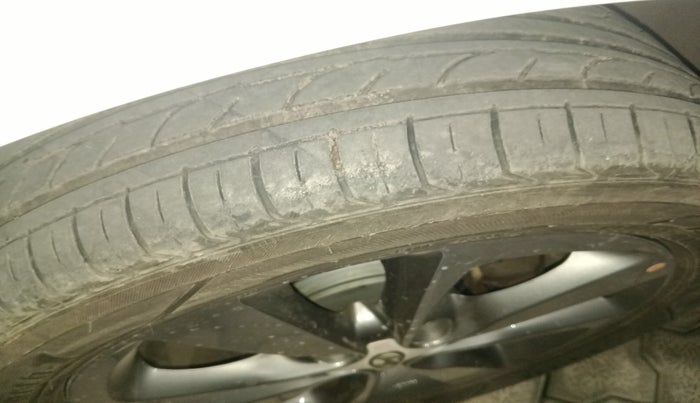 2016 Hyundai Elite i20 ASTA 1.4 CRDI, Diesel, Manual, 1,51,491 km, tyre