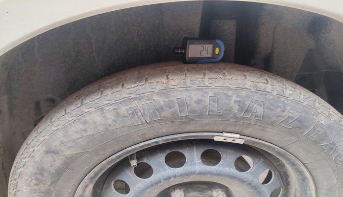 2017 Maruti Swift VXI, Petrol, Manual, 92,493 km, tyre