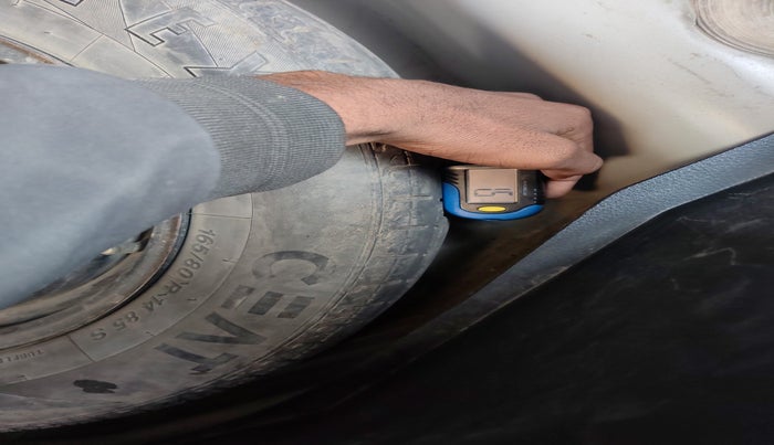 2017 Maruti Swift VXI, Petrol, Manual, 92,493 km, tyre