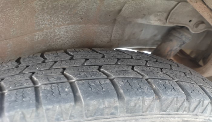 2016 Maruti Wagon R 1.0 LXI CNG, Petrol, Manual, 1,42,750 km, tyre